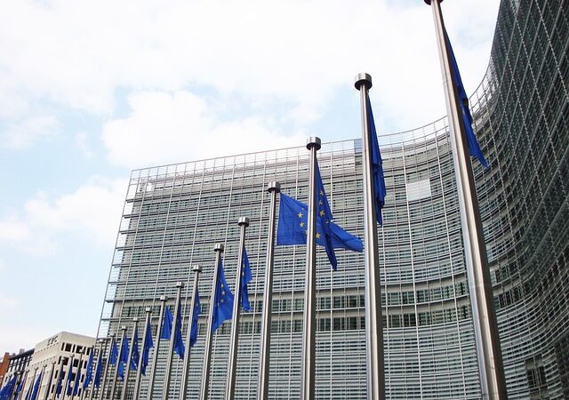 La commissione europea migliora la sicurezza dei cosmetici